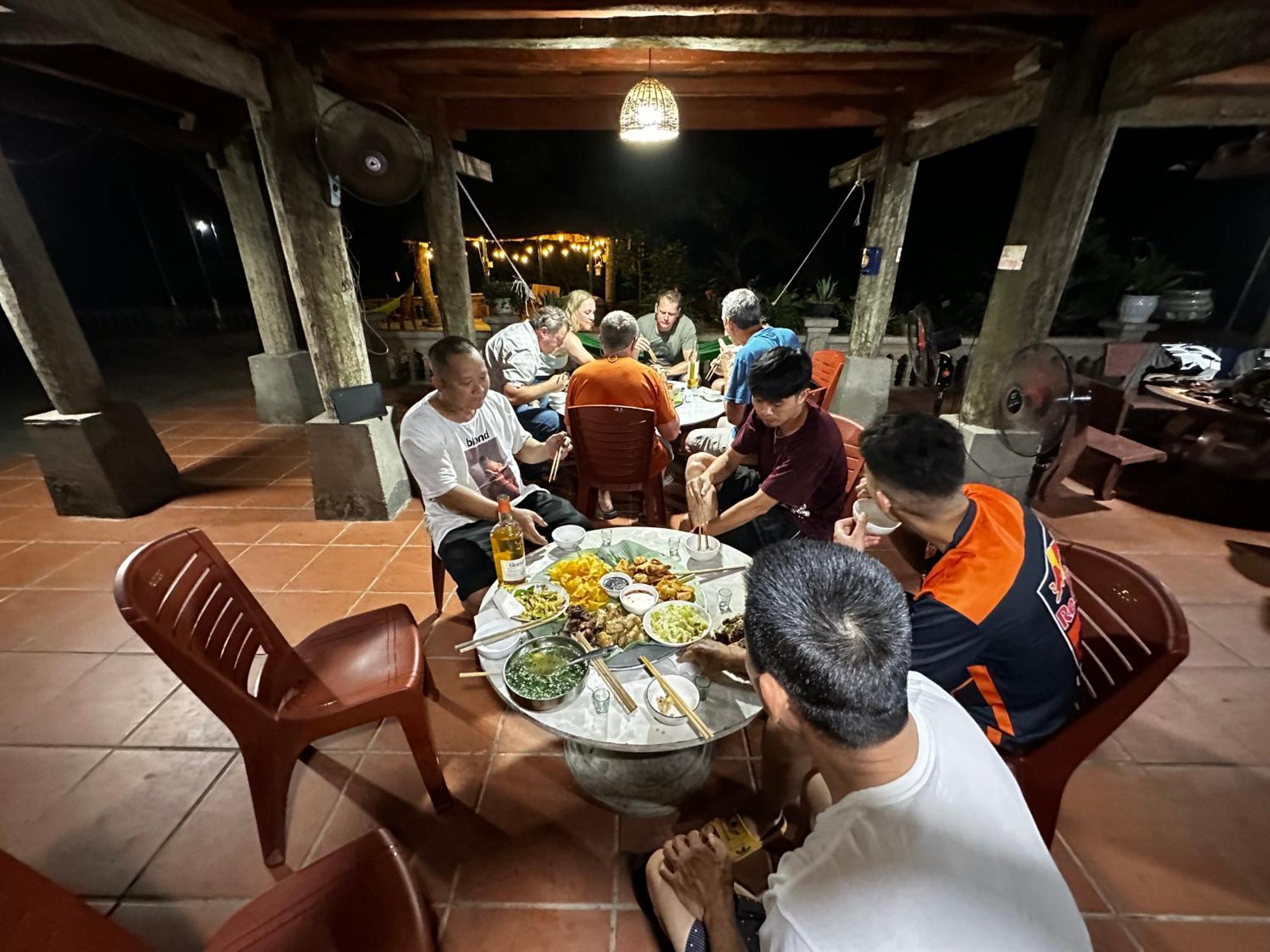 วูลิญ แฟมิลี-โฮมสเตย์ Yen Binh ภายนอก รูปภาพ